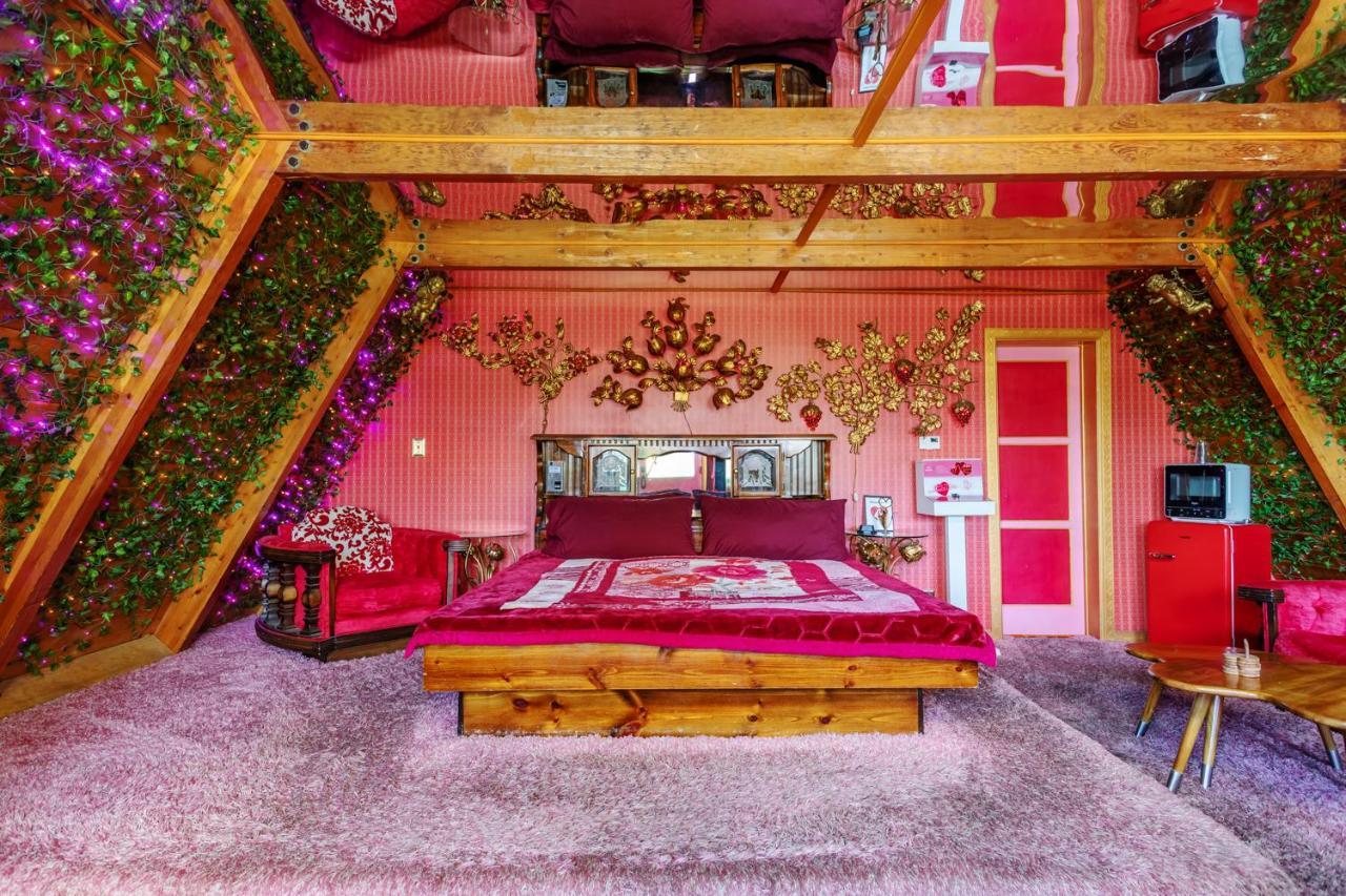 Hicksville Pines Chalets & Motel Айділлвайлд Екстер'єр фото