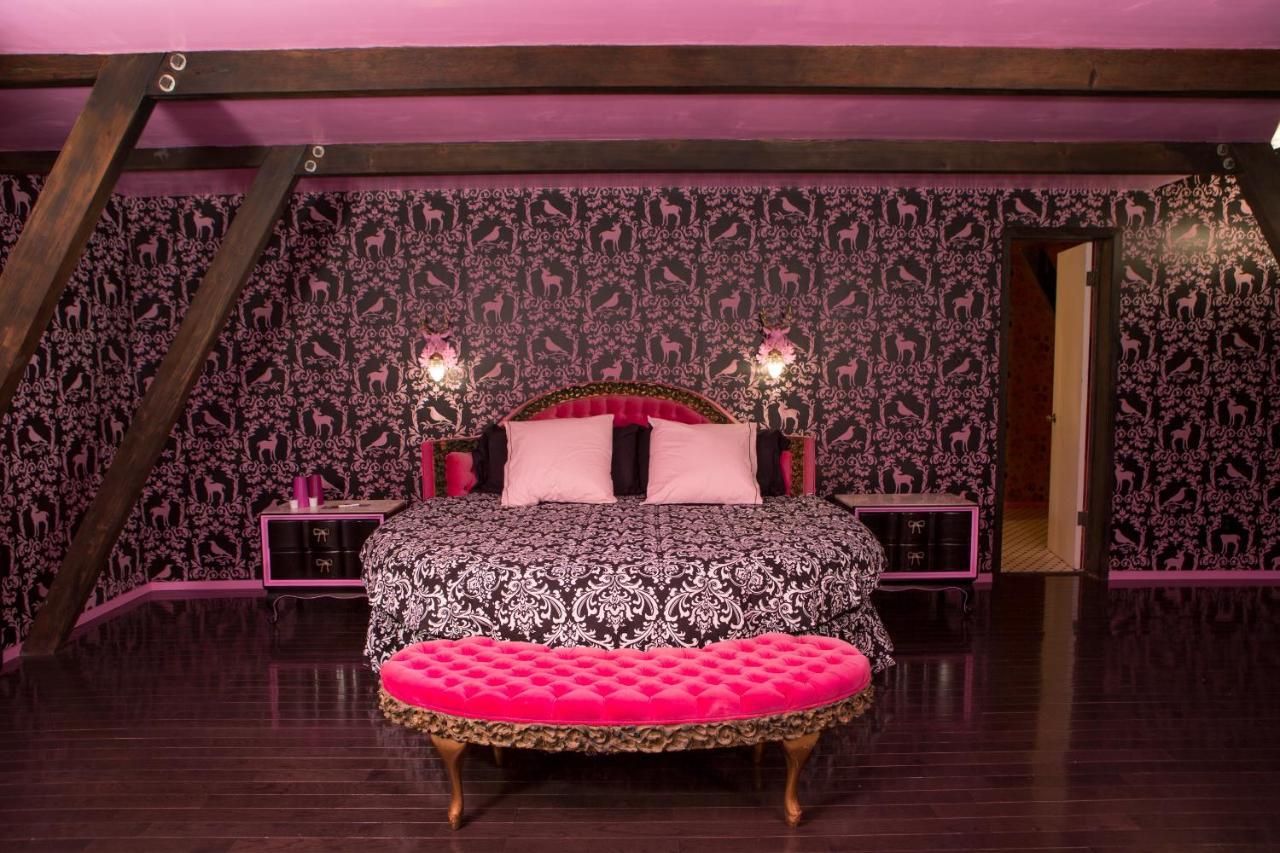 Hicksville Pines Chalets & Motel Айділлвайлд Екстер'єр фото