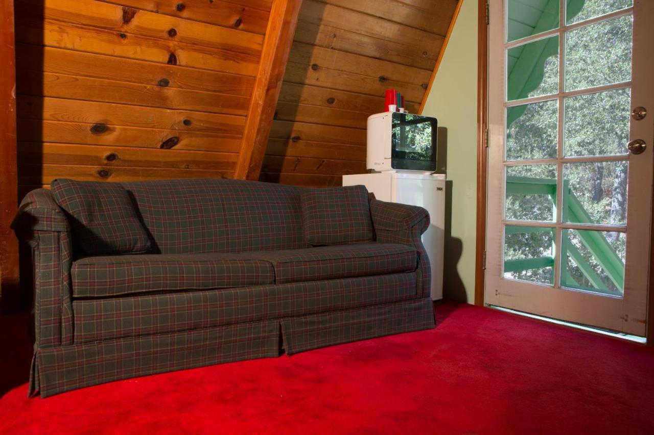 Hicksville Pines Chalets & Motel Айділлвайлд Екстер'єр фото